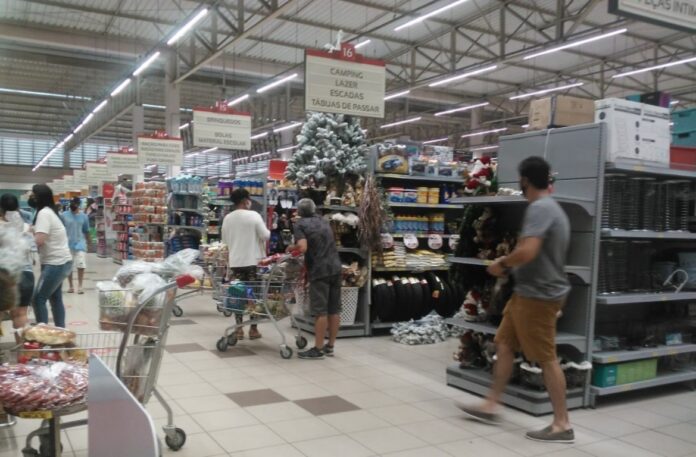 supermercado clientes e caixas jmgde
