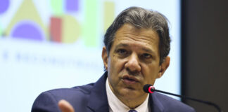 Haddad anuncia pacote de R$ 242,7 bi para melhorar contas públicas
