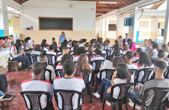 Prefeitura de Santa Bárbara realiza o programa “Saúde na Escola” nos educandários do município