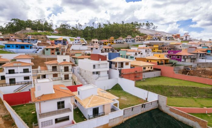 Plataforma Recoloca Rio Doce tem mais de 550 vagas de emprego para Mariana e região