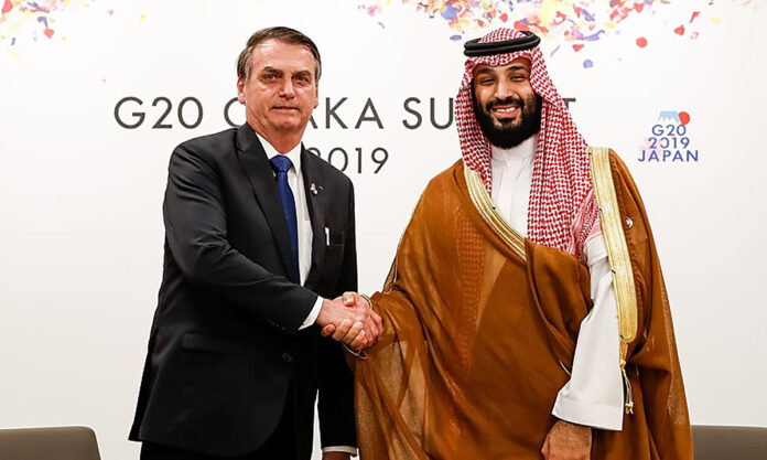 Documento mostra que Bolsonaro recebeu outro pacote de joias dos sauditas