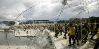 Com Rosa Weber, STF tem 8 votos para tornar réus mais 200 por ato golpista
