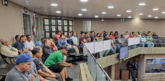 Câmara de Itabirito recebe servidores contrários à Reforma Administrativa