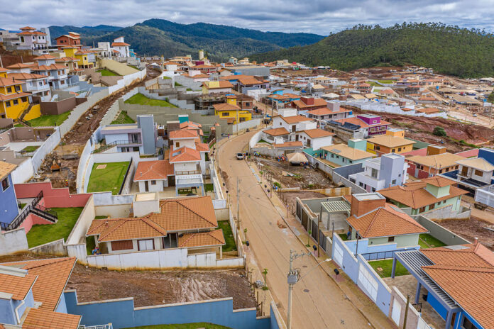 Plataforma Recoloca Rio Doce tem mais de 650 vagas de emprego para Mariana e região