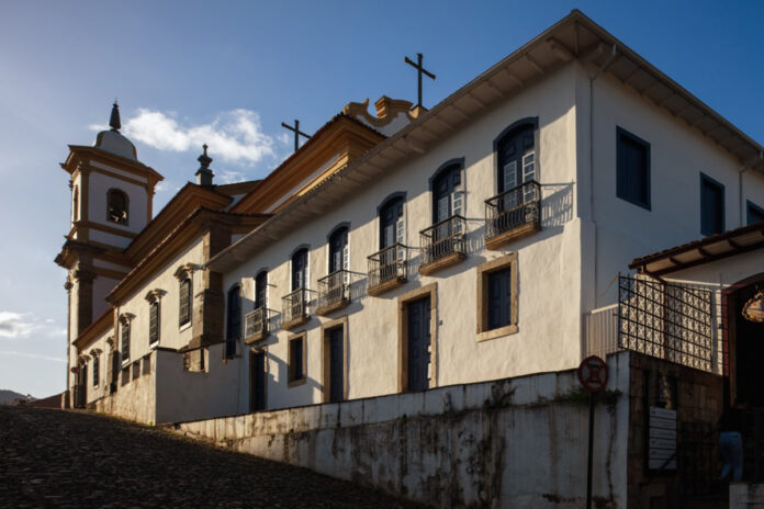 Seminário apresenta processo de restauração da Igreja de São Francisco de Assis e da Casa do Conde de Assumar em Mariana