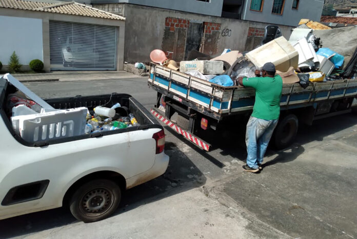 Mutirão contra Dengue recolhe cerca de três toneladas de materiais recicláveis