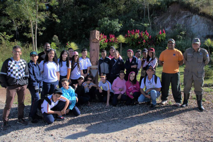 Aprendendo com o Pé na Estrada: alunos de escolas de Itabirito participam de mais uma etapa do programa