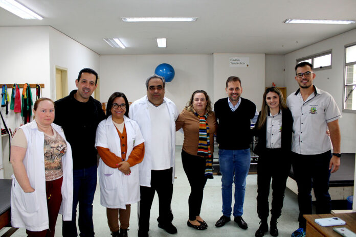 Centro de Reabilitação de João Monlevade recebe visita do presidente do Crefito 4