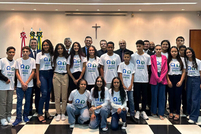 Vereadores Mirins tomam posse em São Gonçalo do Rio Abaixo