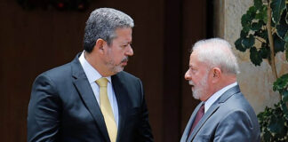 'O que Arthur Lira está fazendo é chantagem com o governo', diz cientista político