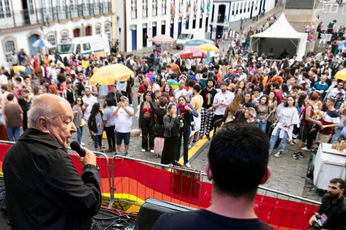 5ª Parada LGBTQIAP+ acontece em Ouro Preto