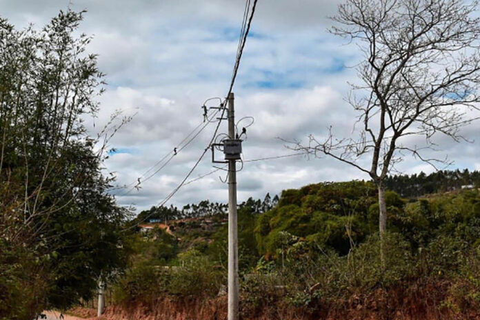 Distrito de Águas Claras recebe serviço de extensão de rede elétrica