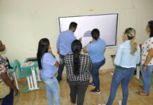 Professores de Santa Bárbara recebem capacitação para uso das telas interativas e tablets em salas de aula