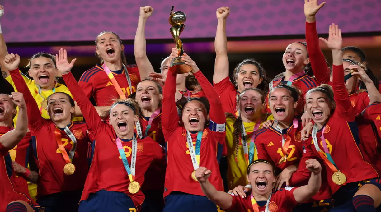 Espanha vence Inglaterra e comemora primeira Copa do Mundo feminina
