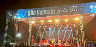 “São Gonçalo pela Fé” reúne centenas de cristãos no Parque de Exposições em São Gonçalo Cristãos de várias cidades da região prestigiaram o evento “São Gonçalo pela Fé” ocorrido no último sábado, 2. Promovido pela prefeitura da cidade, através da Secretaria de Cultura e Turismo, o evento movimentou a cidade que recebeu centenas de pessoas no Parque de Exposições Edirlei Márcio Moreira Lacerda. O público pode louvar, adorar e refletir ao som dos cantores Nathanael Dutra e Bruno Campos. Além da atração principal, Fernandinho, que emocionou a todos com palavras de fé e canções edificantes. O evento contou com tradução simultânea em Libras e teve espaço especial para pessoas com deficiência.