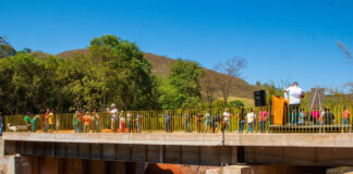 Prefeitura de Itabirito inaugura ponte em Ribeirão do Eixo