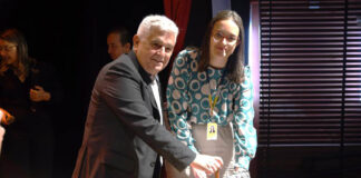 Prefeitura e Correios lançam selo postal e carimbo comemorativo do centenário de Itabirito