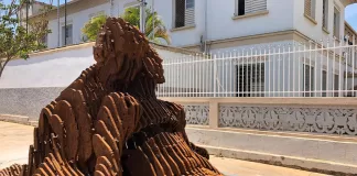 Projeto Edital Arte em Aço Gerdau entrega escultura em Congonhas