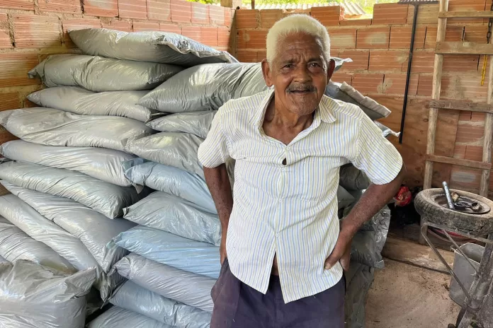 Prefeitura de São Gonçalo conclui entrega de silagem a produtores de leite