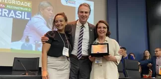 Ouvidoria Feminina da UFOP recebe premiação em Brasília