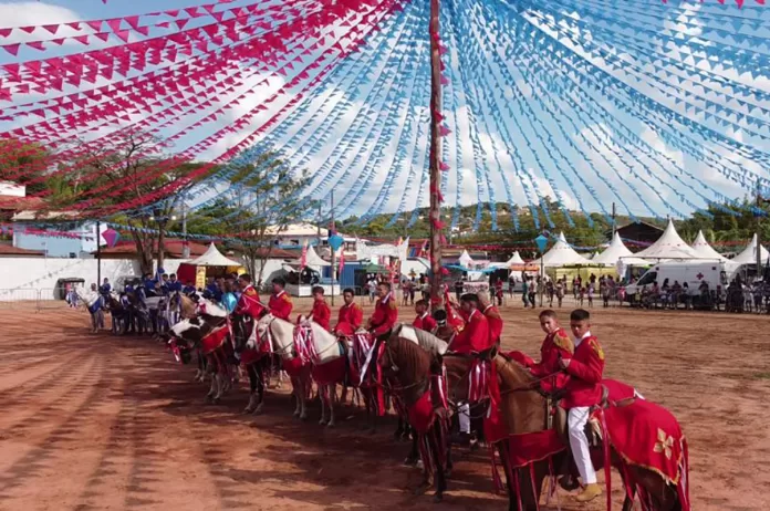 Festa das Cavalhadas em Amarantina alcança patamar inédito no Brasil