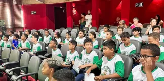 Escolas municipais de Itabirito participam de formatura de Programa da Polícia Militar de Meio Ambiente