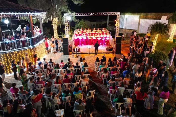 Luzes, cantata e chegada do Papai Noel dão início às comemorações de fim de ano em São Gonçalo