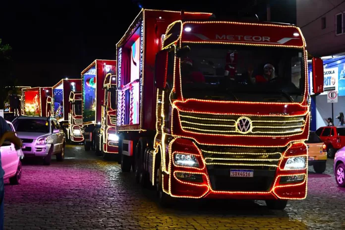 Magia do Natal: Itabirito recebe Caravana Iluminada com grande público