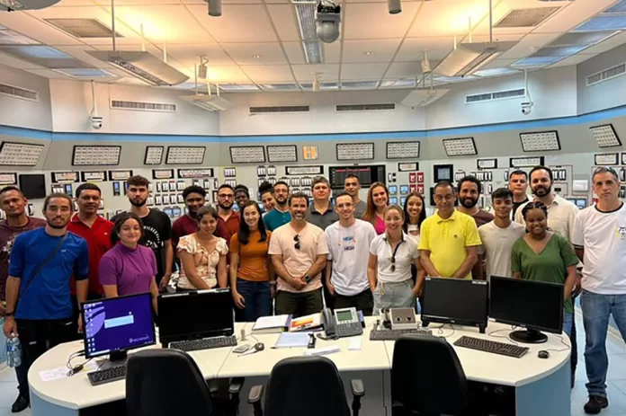 Alunos de Física visitam usina de Angra, Museu de Astronomia e Centro de Pesquisas Físicas no Rio
