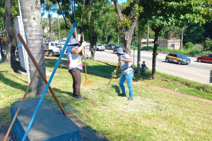 Limpeza em escolas, praças e postos de saúde de Monlevade