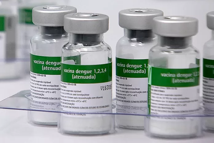 Primeiras doses da vacina contra dengue chegam ao Brasil