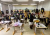 Alunos de São Gonçalo voltam às aulas e recebem kit escolar