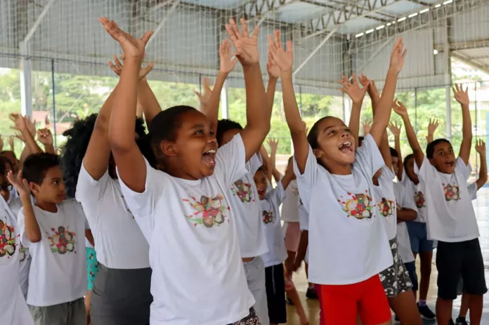 Percussão do CRIA anima o domingo de Carnaval