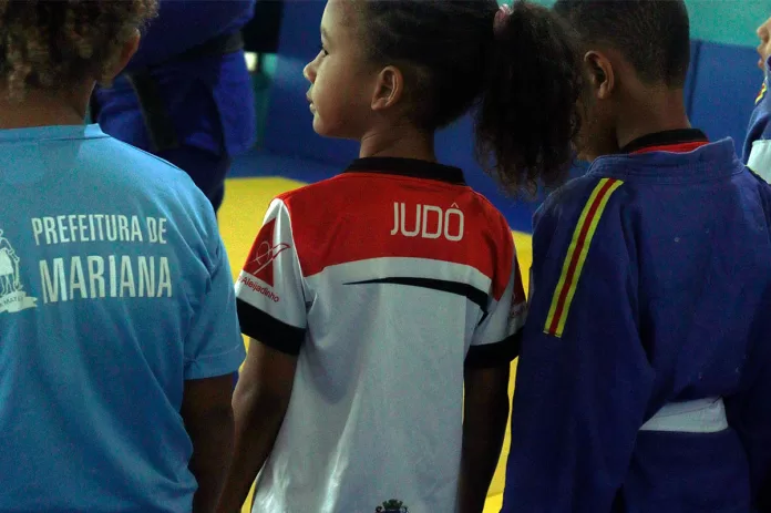 Judô de Ouro oferece aulas gratuitas para crianças e adolescentes de Mariana