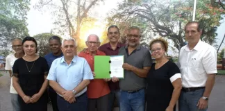 Prefeitura de Itabirito entrega escritura de lote para futura sede da Associação Comunitária do bairro Gutierrez