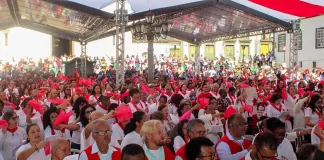 Missa de envio da imagem peregrina reúne centenas de fiéis em Mariana