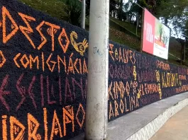 Muro da Praça do Povo é grafitado com nomes de escravizados do engenheiro Jean Monlevade