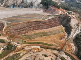 Obras de descaracterização de barragens da Samarco utilizam rejeitos