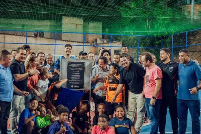 Quadra poliesportiva revitalizada é entregue à comunidadedo bairro Machado