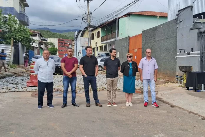 Dispostos para foto, da direita para a esquerda: Alex Sandro de Souza Reis; Sônia Azzi; Juliano Duarte; André Lima Bellico; Maurício da Saúde e Ramón Lucas.