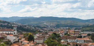 Vista da cidade de Mariana. Com destaque para o centro histórico da cidade.