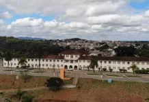 Fachada da Secretaria Municipal de Educação de Santa Bárbara