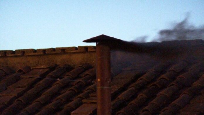 conclave fumaça preta 1 1222
