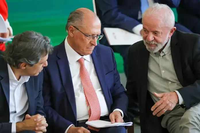 Lei da reciprocidade econômica deve ser regulamentada até a terça-feira', diz Alckmin