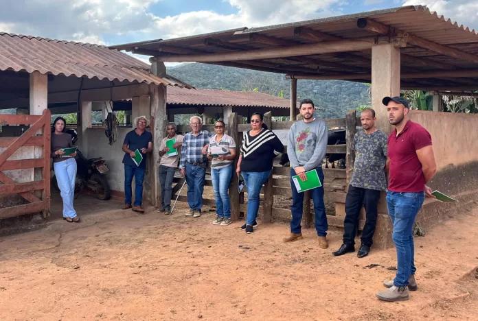 Curso de manejo leiteiro é oferecido para produtores rurais de de Ouro Preto