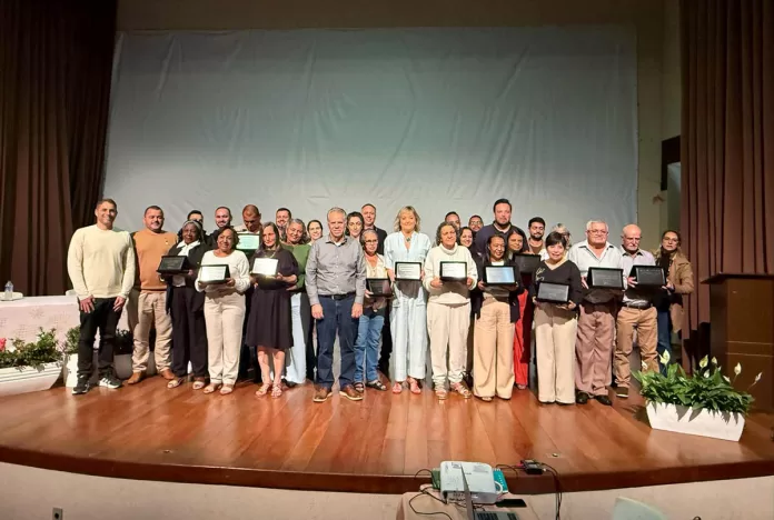 São Gonçalo do Rio Abaixo entrega título de “Servidor Emérito” em cerimônia histórica