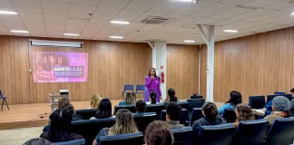 Palestra de conscientização e empoderamento feminino no Agosto Lilás de Itabirito