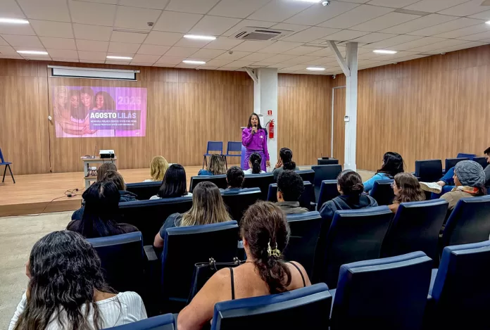 Palestra de conscientização e empoderamento feminino no Agosto Lilás de Itabirito