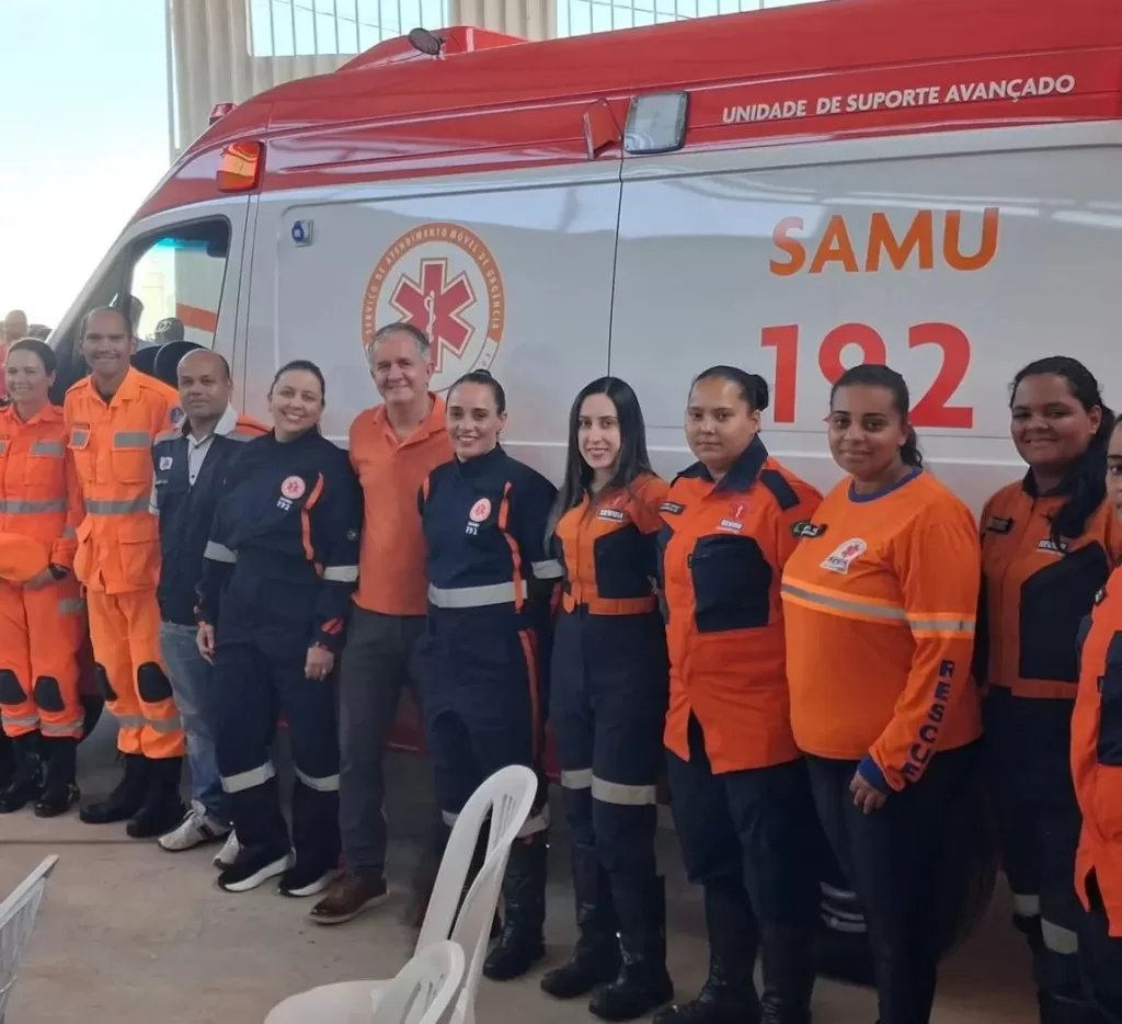 Veriador Leles Pontes e equipe SAMU