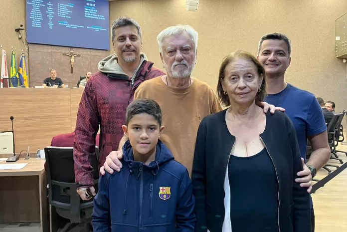 Câmara de Itabirito recebe visita de familiares de Carlos Cavalieri